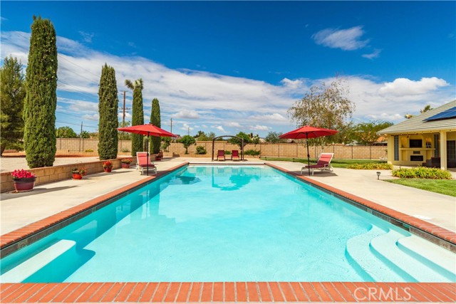 2608 Desert Rose Drive, Lancaster CA: https://media.crmls.org/medias/b186a3bc-a4dc-49da-8ff2-f8e1912dbd94.jpg