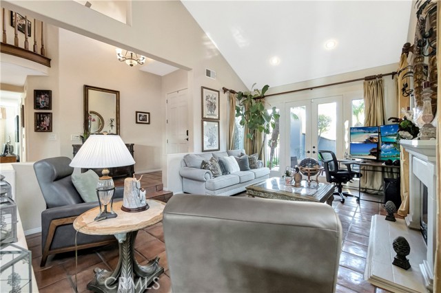 Detail Gallery Image 10 of 63 For 6392 Doral Dr, Huntington Beach,  CA 92648 - 3 Beds | 3/1 Baths