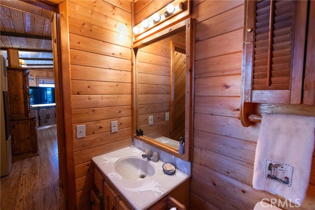 Detail Gallery Image 10 of 30 For 1971 Fern Ln, Big Bear City,  CA 92314 - 3 Beds | 1/1 Baths