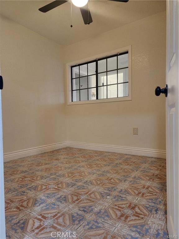 Detail Gallery Image 13 of 15 For 13402 S Willowbrook, Compton,  CA 90222 - 3 Beds | 2 Baths