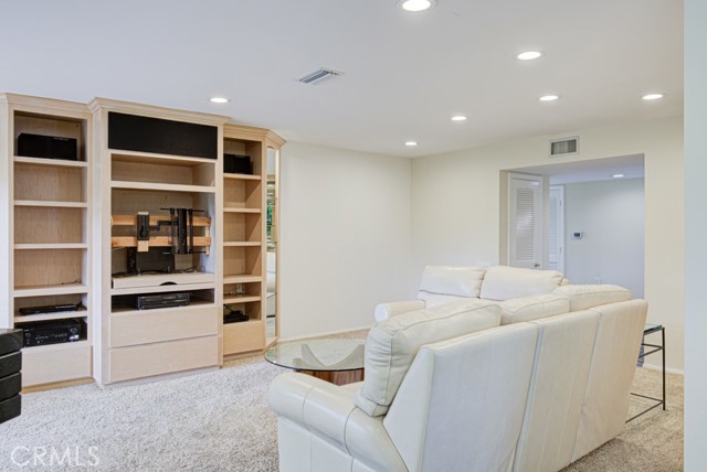 5089 Ovalo, Laguna Woods CA: https://media.crmls.org/medias/b1899986-c9ae-43e3-8dc8-7e17b07d11bc.jpg