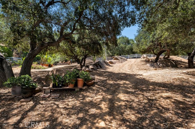176 Saddlebow Road, Bell Canyon CA: https://media.crmls.org/medias/b18a330e-e9cd-465a-9059-047f5de86e15.jpg