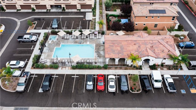 Pool, spa & clubhouse