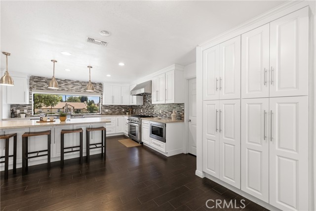 6 Woodland Lane, Arcadia CA: https://media.crmls.org/medias/b18af26f-9767-467e-97e6-59a7f2114227.jpg