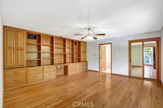 10938 Remmet Avenue, Chatsworth CA: https://media.crmls.org/medias/b18da625-9b20-4d1e-b62e-8892b06e5e9e.jpg