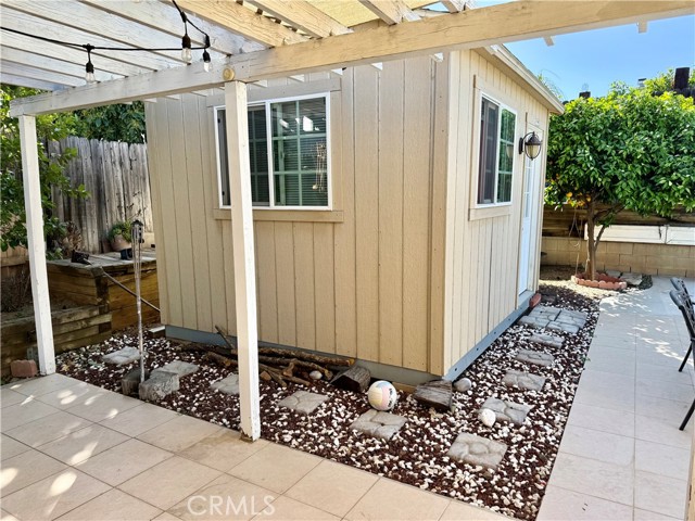 Detail Gallery Image 8 of 42 For 2172 Kellogg Ave, Corona,  CA 92879 - 3 Beds | 2 Baths