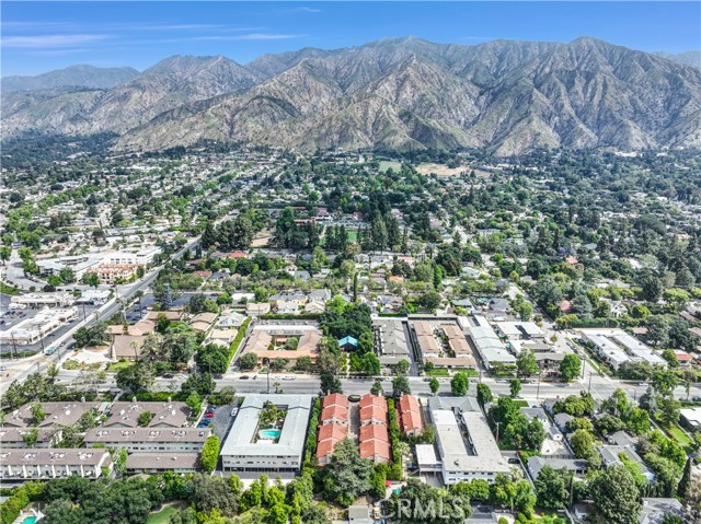 638 Sierra Madre Blvd, Sierra Madre CA: https://media.crmls.org/medias/b18de544-fd6d-482d-9eb2-58d1ca0e77cf.jpg