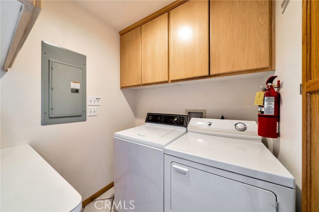 Detail Gallery Image 21 of 61 For 40034 Lakeview Dr, Big Bear Lake,  CA 92315 - 4 Beds | 3/1 Baths