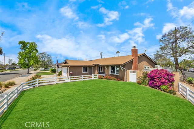 Detail Gallery Image 5 of 33 For 2825 E Jackson, Orange,  CA 92867 - 4 Beds | 2 Baths