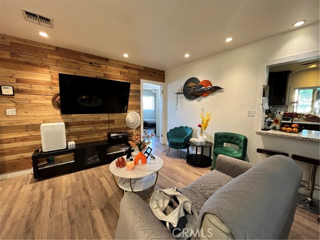 Detail Gallery Image 6 of 29 For 12188 Oracle St, Norwalk,  CA 90650 - 4 Beds | 2 Baths