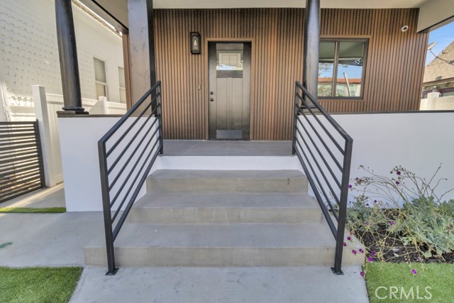 629 Olive Avenue, Long Beach CA: https://media.crmls.org/medias/b18fc27c-f2d6-4232-99ff-2fd8a0c54113.jpg