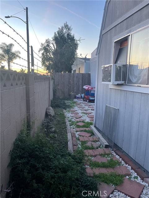 Detail Gallery Image 11 of 40 For 22600 Normandie Ave #32,  Torrance,  CA 90502 - 1 Beds | 1 Baths