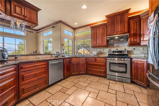 16015 Ranch House Rd, Chino Hills CA: https://media.crmls.org/medias/b1904d7c-7a98-42e9-8c4f-361741547f81.jpg