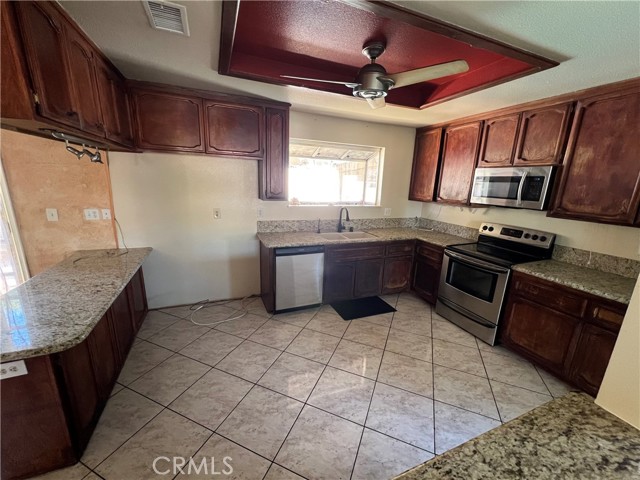Image 5 of 14 For 23029 Gray Fox Drive