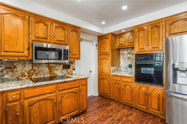 Detail Gallery Image 13 of 29 For 3751 Oleander Dr, Highland,  CA 92346 - 4 Beds | 2 Baths