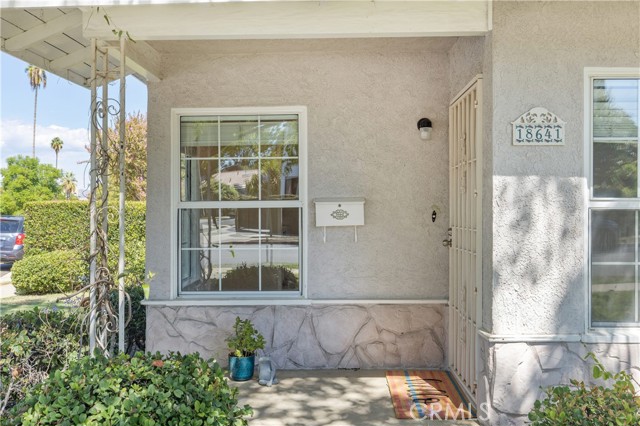 Detail Gallery Image 3 of 25 For 18641 Linnet St, Tarzana,  CA 91356 - 2 Beds | 2 Baths