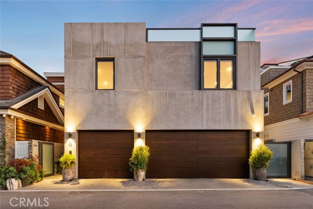 8 Beacon Bay, Newport Beach CA: https://media.crmls.org/medias/b192233e-62a0-46bc-bb88-da68dff5adeb.jpg