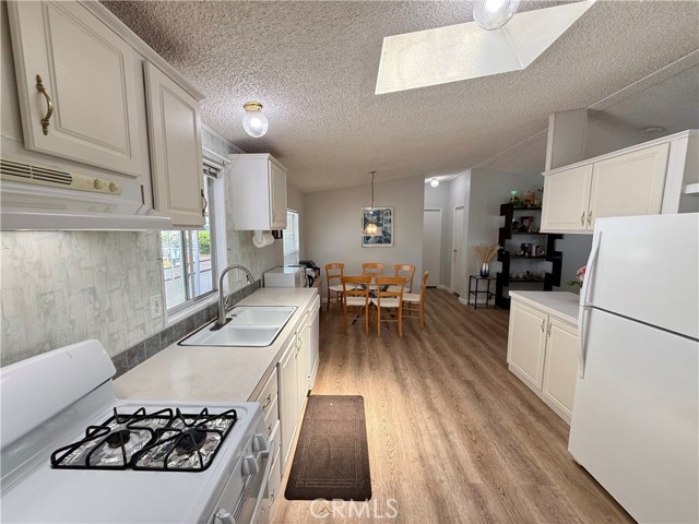 14362 Bushard Street, Westminster CA: https://media.crmls.org/medias/b192dfbe-6068-4f33-9398-03137a6e7d92.jpg