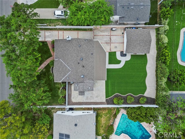 Detail Gallery Image 3 of 31 For 22907 Leonora, Woodland Hills,  CA 91367 - 2 Beds | 2 Baths