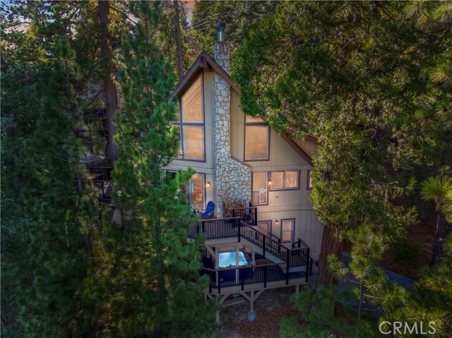 Detail Gallery Image 2 of 60 For 26621 Thunderbird Dr, Lake Arrowhead,  CA 92352 - 4 Beds | 4 Baths