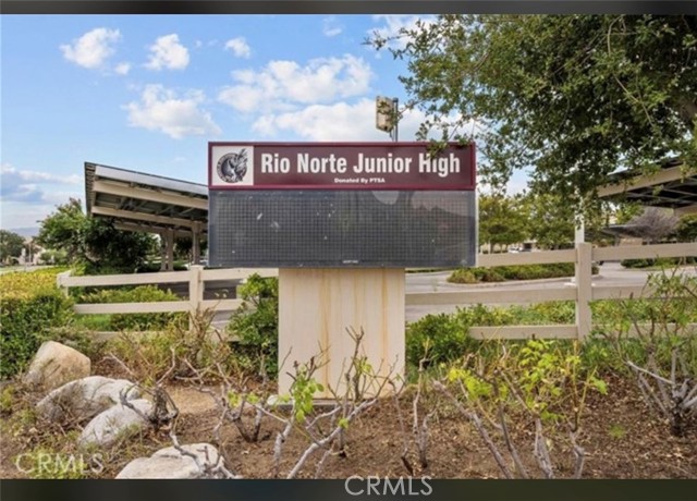 Detail Gallery Image 18 of 31 For 28618 Jardineras Dr, Valencia,  CA 91354 - 3 Beds | 2/1 Baths