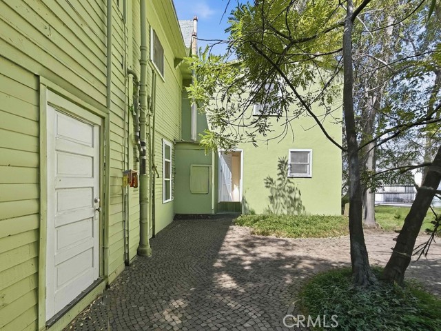 Detail Gallery Image 4 of 25 For 2004 Echo Park Ave, Los Angeles,  CA 90026 - 6 Beds | 3 Baths