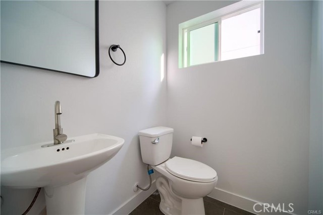 Detail Gallery Image 13 of 17 For 630 1/2 E Adams Bld, Los Angeles,  CA 90011 - 4 Beds | 2/1 Baths