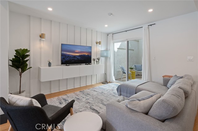 Detail Gallery Image 4 of 37 For 2410 Voorhees Ave #3,  Redondo Beach,  CA 90278 - 2 Beds | 2/1 Baths