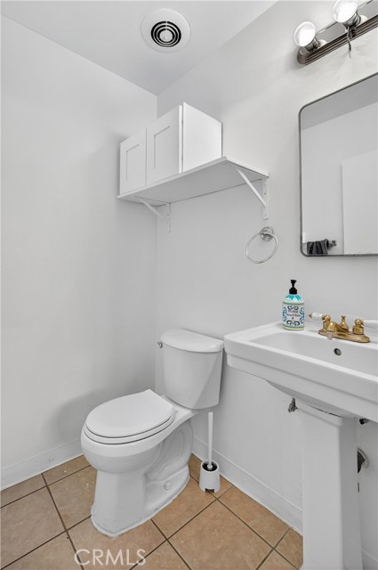 Detail Gallery Image 16 of 23 For 7826 Laurel Canyon Bld #17,  North Hollywood,  CA 91605 - 2 Beds | 1/1 Baths