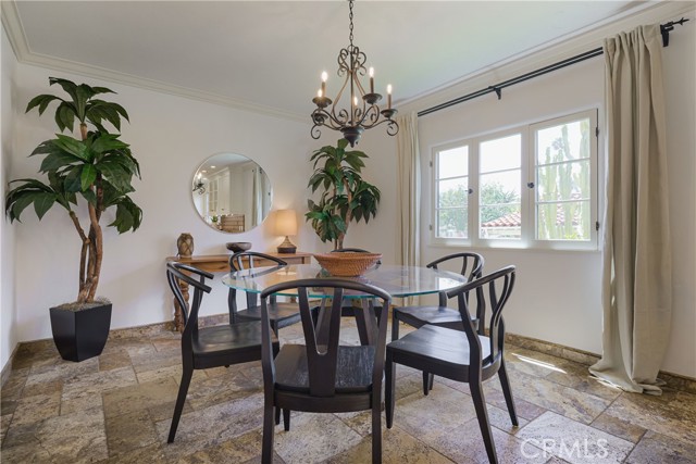 Detail Gallery Image 15 of 63 For 516 E Stocker St, Glendale,  CA 91207 - 4 Beds | 3 Baths