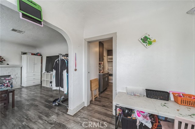 Detail Gallery Image 11 of 25 For 2416 W 70th St, Los Angeles,  CA 90043 - 1 Beds | 1 Baths