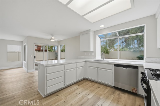 Detail Gallery Image 16 of 42 For 25547 Blackthorne Dr, Murrieta,  CA 92563 - 3 Beds | 3 Baths