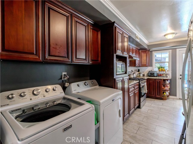 Detail Gallery Image 9 of 28 For 1255 W D, Ontario,  CA 91762 - 3 Beds | 2 Baths