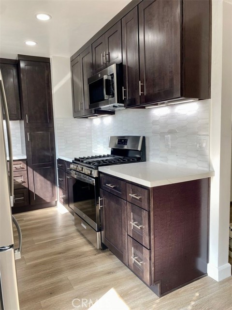 Detail Gallery Image 4 of 8 For 241 Newport #5,  Long Beach,  CA 90803 - 1 Beds | 1 Baths