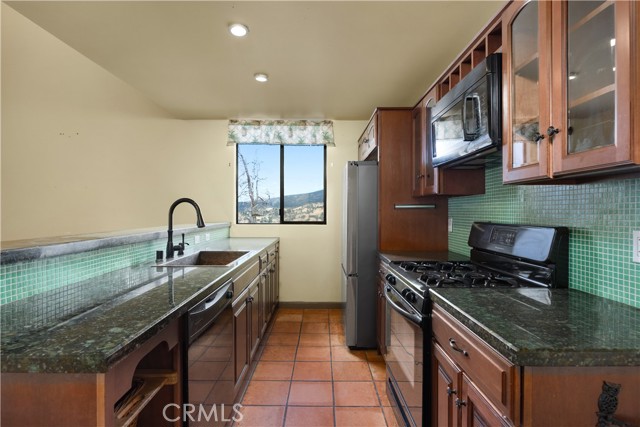 30721 Condor Place, Tehachapi CA: https://media.crmls.org/medias/b1963acb-31ab-4428-9cad-1c9ab78eafdf.jpg