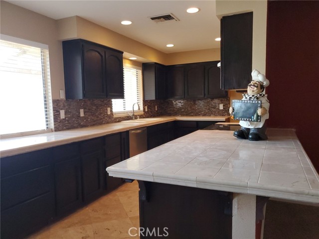 Detail Gallery Image 8 of 22 For 30435 N Brandywine Canyon Rd, Canyon Country,  CA 91351 - 3 Beds | 2 Baths