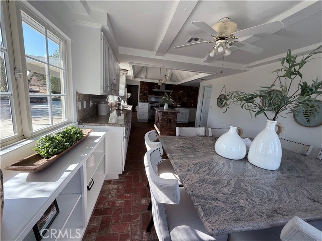 Detail Gallery Image 10 of 65 For 34255 Agua Dulce Canyon Rd, Agua Dulce,  CA 91390 - 5 Beds | 5/1 Baths