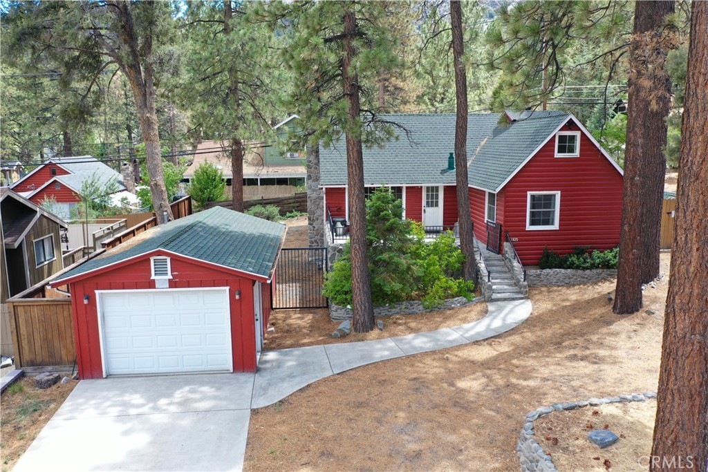 1825 Twin Lakes Road, Wrightwood, CA 92397