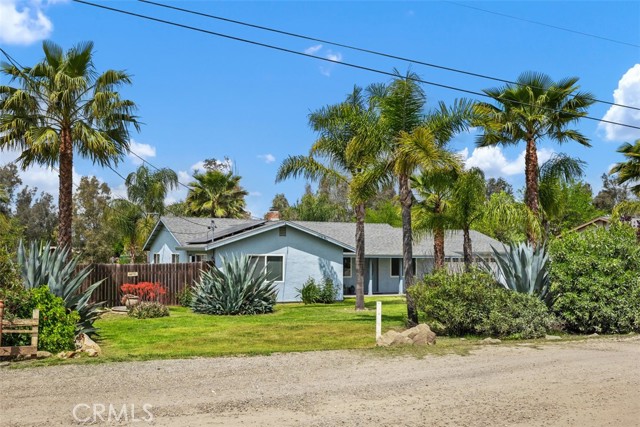 142 Hope Street, Ramona CA: https://media.crmls.org/medias/b196e446-ba90-474a-b045-9eca446abedc.jpg