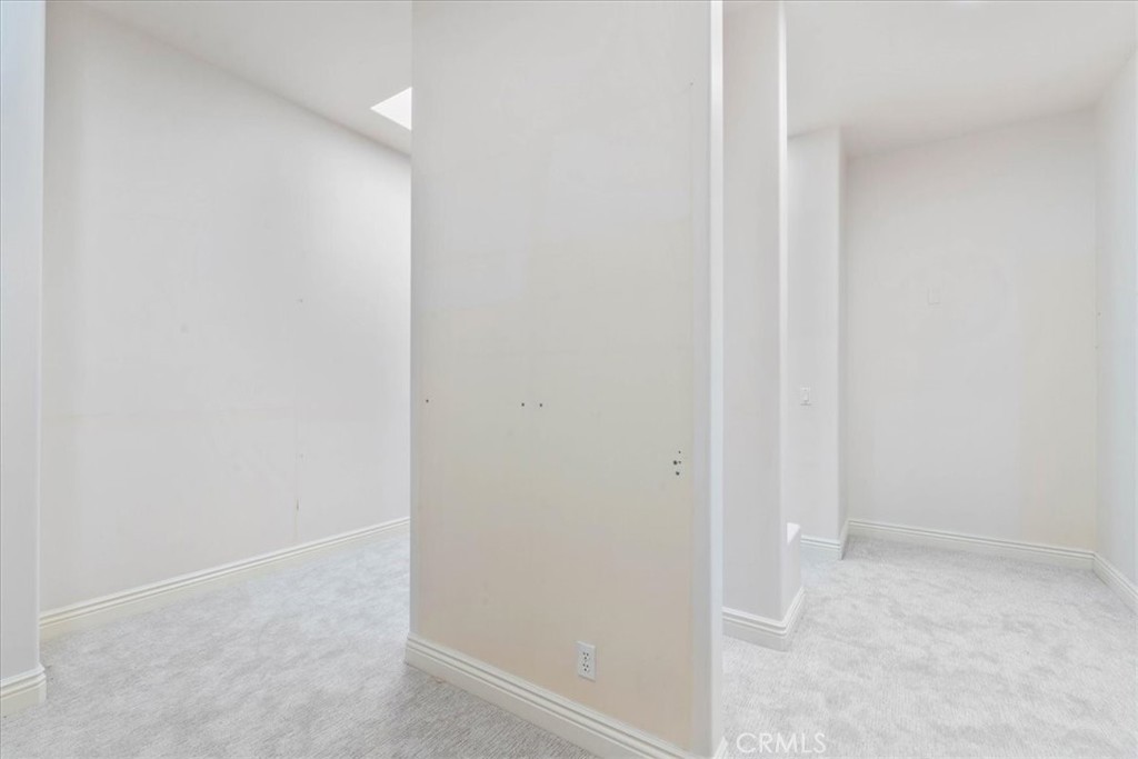 https://media.crmls.org/medias/b196f65d-6380-46a1-898b-d8b41ab14860.jpg?preset=X-Large