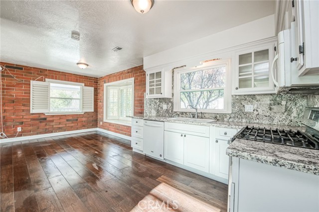 59278 Road 601, Ahwahnee CA: https://media.crmls.org/medias/b1972680-ed30-456c-bedf-b5a923d2eaf7.jpg