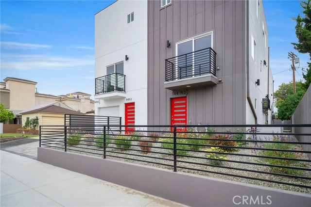 Detail Gallery Image 35 of 64 For 4453 Unit #1 Colfax Ave #4,  Studio City,  CA 91602 - 4 Beds | 4 Baths
