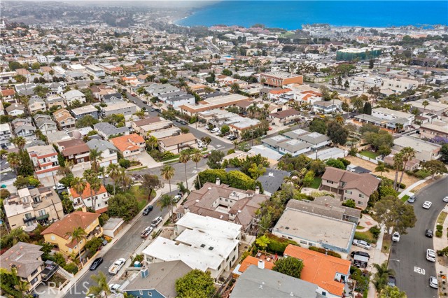 B1987e9b 2324 43a6 Afc6 E14b0e99067c