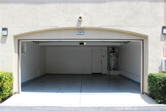 12470 Travanca Lane, Eastvale CA: https://media.crmls.org/medias/b1997847-5755-4d51-8598-cb23d82c80e0.jpg
