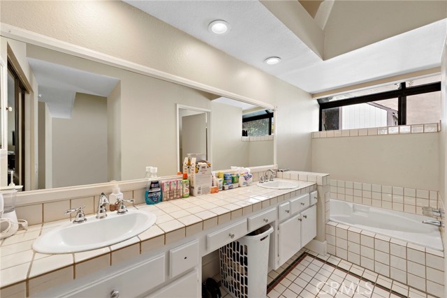 Detail Gallery Image 21 of 46 For 1210 Las Posas #60,  San Clemente,  CA 92673 - 3 Beds | 2/1 Baths
