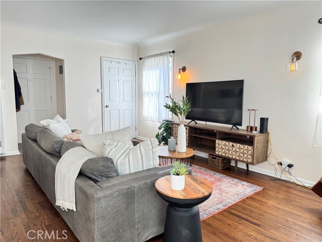 337 Lime, Long Beach CA: https://media.crmls.org/medias/b1998806-ff4e-494d-be7a-93b2a0899fa1.jpg