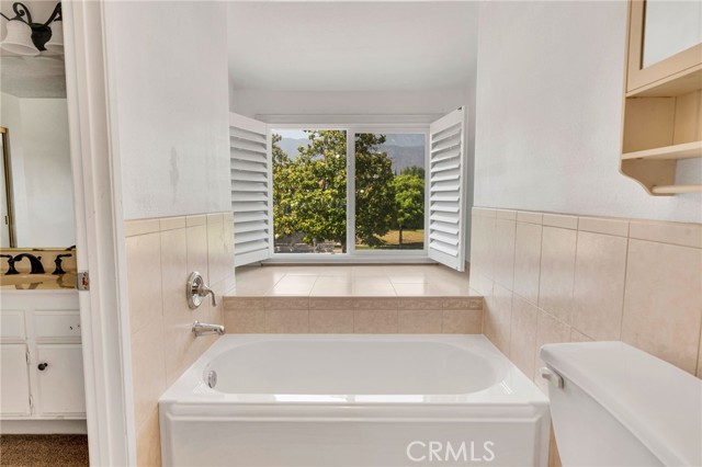 294 W Buffington Street, Upland CA: https://media.crmls.org/medias/b199f6e3-ca97-4060-9a1e-8cc998960a3d.jpg