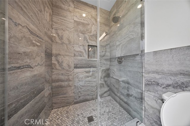 Detail Gallery Image 18 of 31 For 8334 Calvin Ave, Northridge,  CA 91324 - 2 Beds | 3 Baths