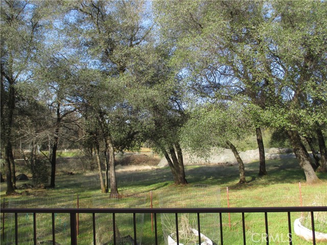 15 Hide A Way Road, Oroville CA: https://media.crmls.org/medias/b19a5573-66f1-4ccc-9c77-4f2e3699a8ec.jpg