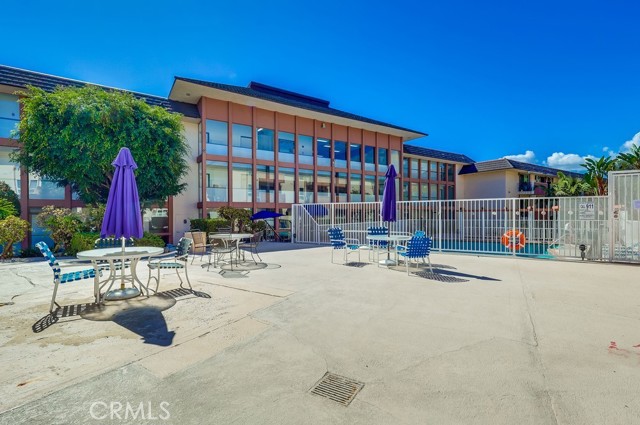 Detail Gallery Image 16 of 39 For 5585 E Pacific Coast #115,  Long Beach,  CA 90804 - 2 Beds | 1 Baths